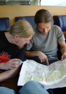 Sascha und ich lie�en im Zug nochmals unsere Route revue passieren