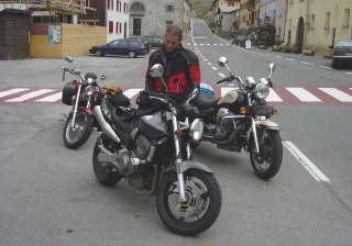 Sascha am Ende des Spl�genpasses, in Montespluga (Italien)